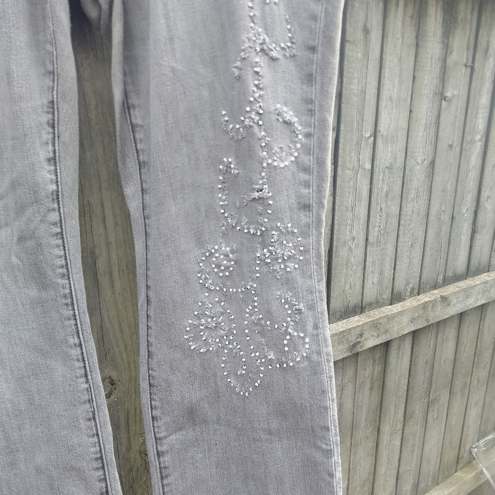 Wind beaded design jeans
